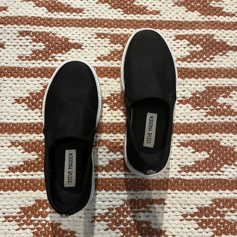 Steve Madden 5.5 Weomens shoe